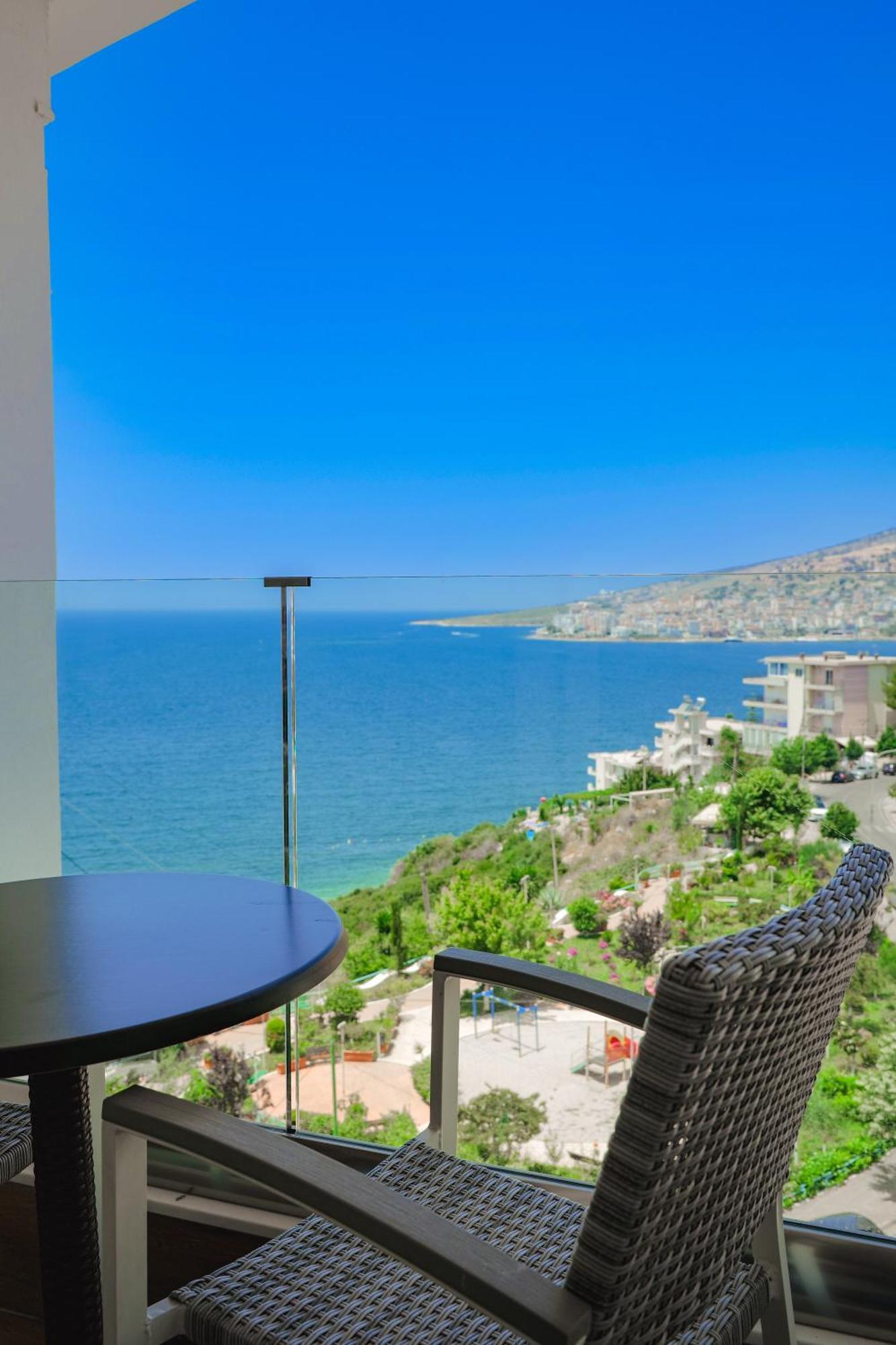 Hotel Oasis Saranda Dış mekan fotoğraf