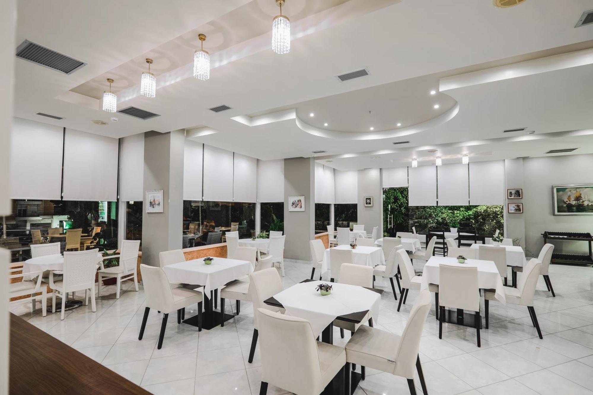Hotel Oasis Saranda Dış mekan fotoğraf